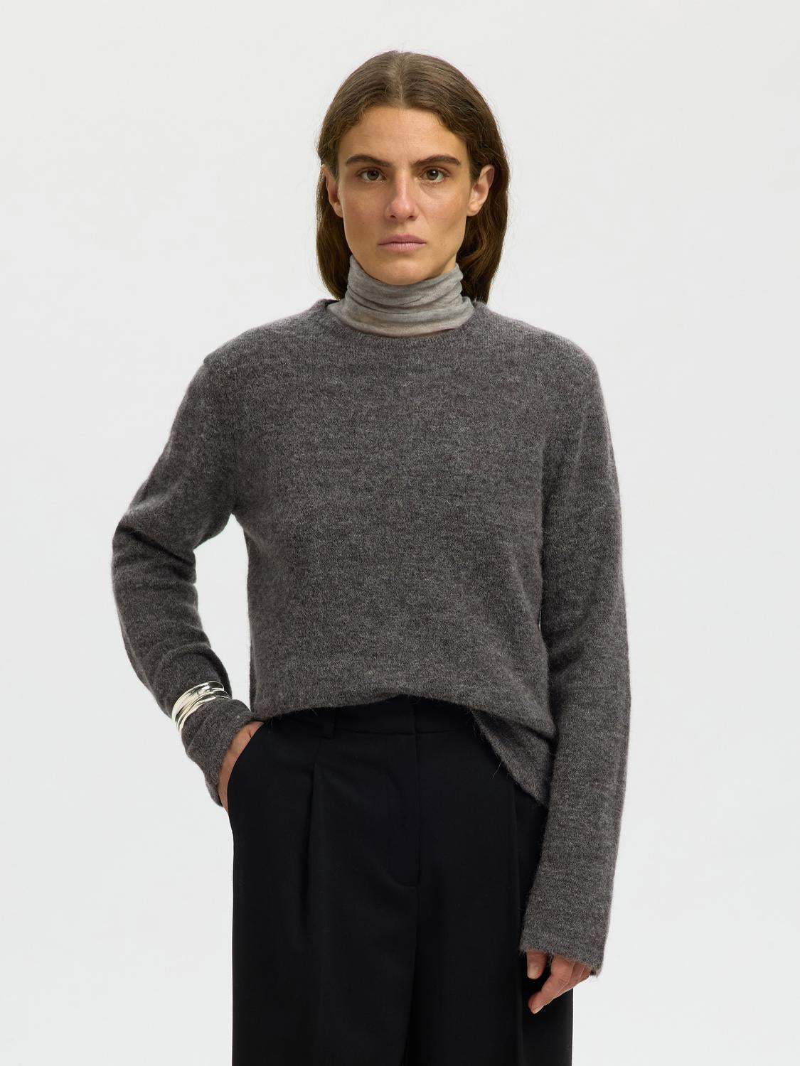 model_shot-front
